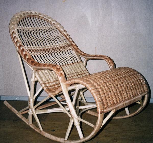 Кресло-качалка из лозы