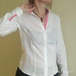 Блузка с вышивкой белорусского орнамента