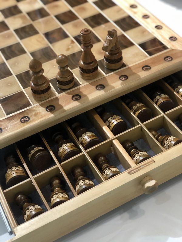 Шахматы, декорированные в технике "скань"