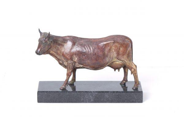 Скульптура "Корова"