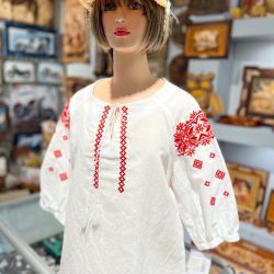 Блуза женская с вышивкой