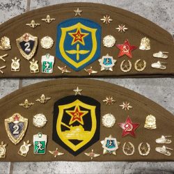 Пилотка советская солдатская со значками оригинал