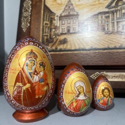 Яйцо-матрешка с иконами