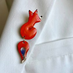 Брошь Лисичка с васильками
