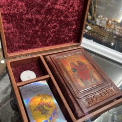 Сувенирный набор Таро с книгой и шкатулкой
