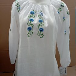 Блуза белая с васильками